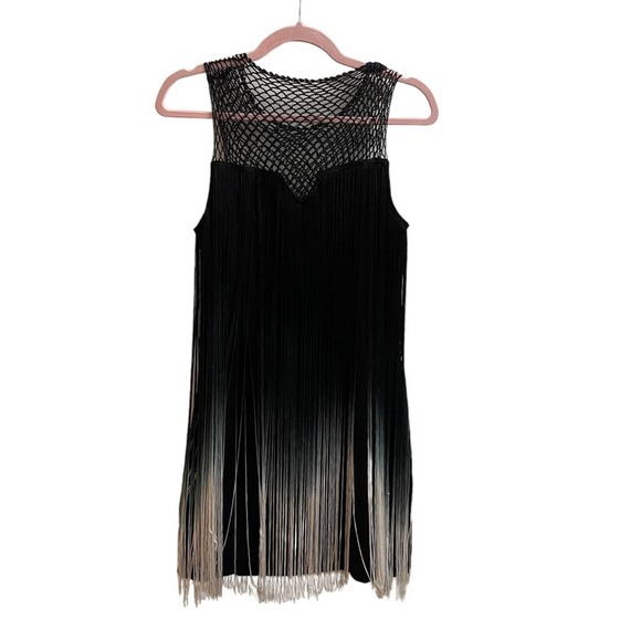 arc & co Dresses & Skirts - Arc & Co Sleeveless Ombré Black and White Fringe Dress
